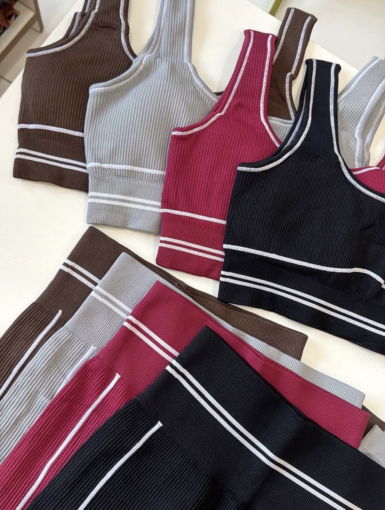 Conjunto em legg no canelado sem costura