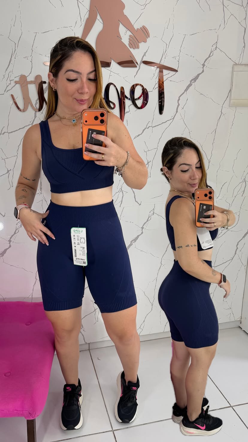 Short max lupo