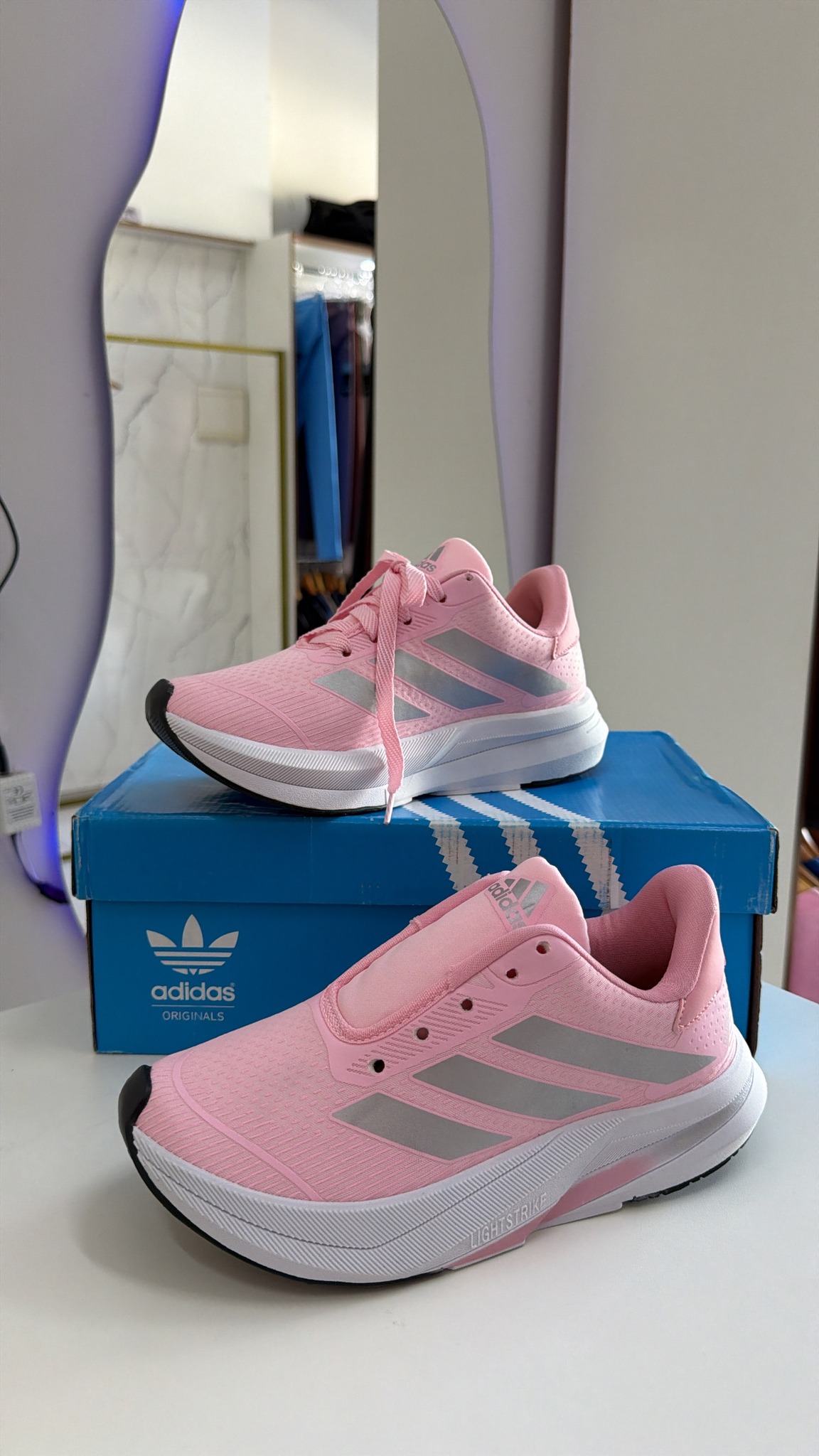 Tênis adidas primária