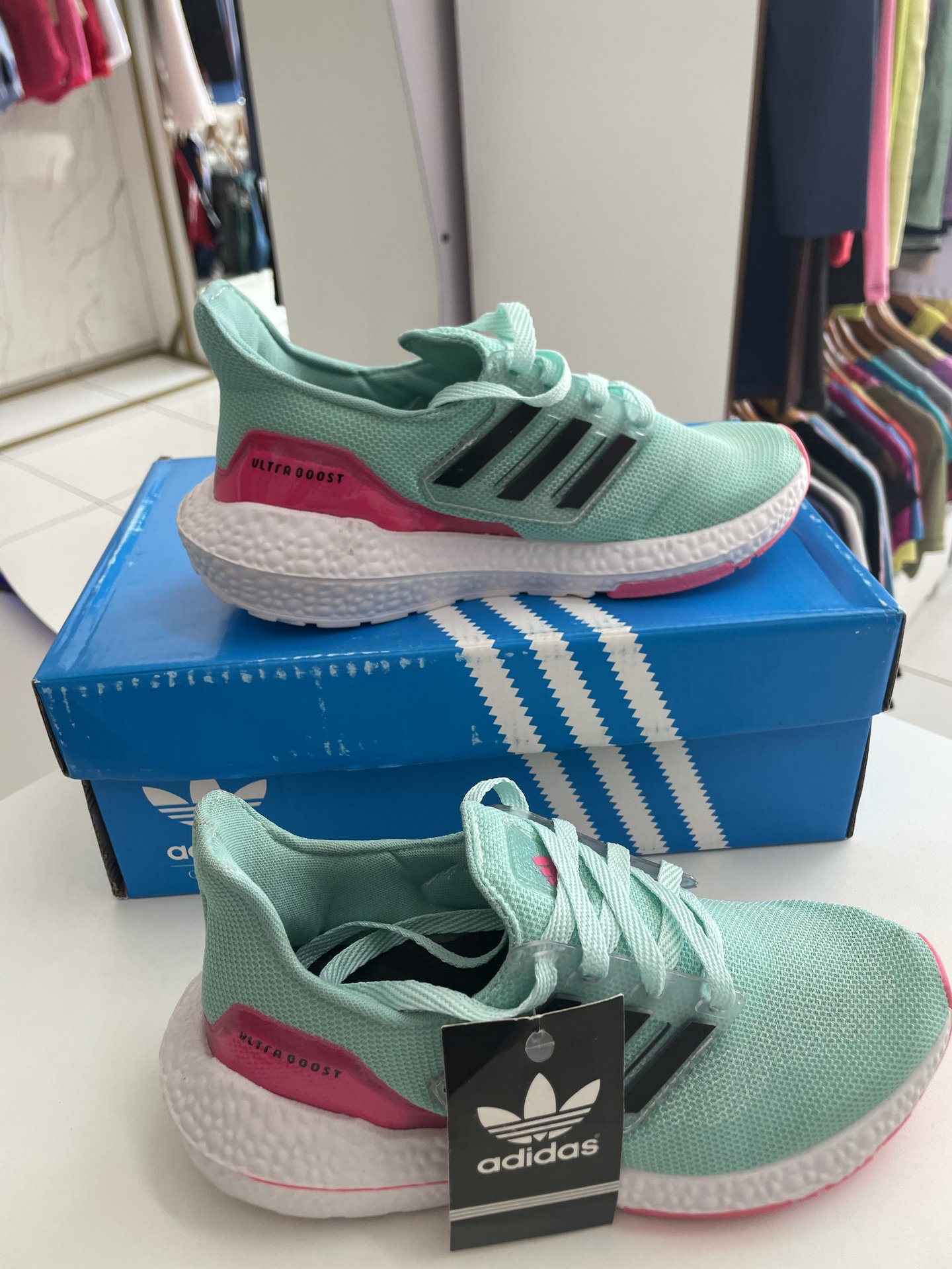 Tênis adidas