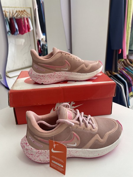 Tenis rosa Nike