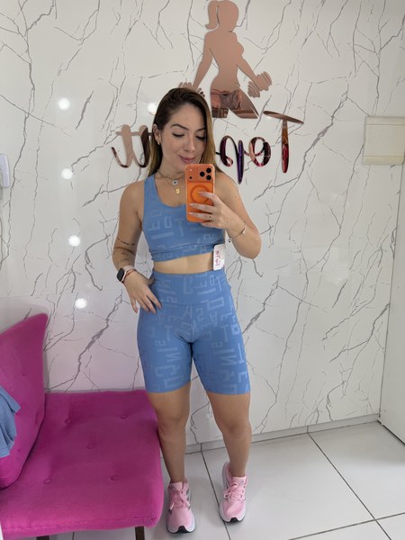 Short letrado meia coxa